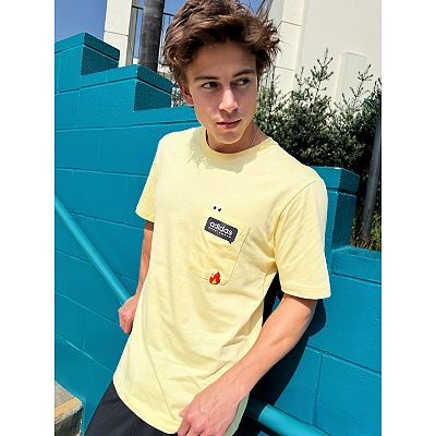 ADIDAS【遊び心のあるデザイン☆Remoji Pocket Tシャツ 】 Amazon.com: adidas Men's Remoji Pocket T-Shirt, Almost