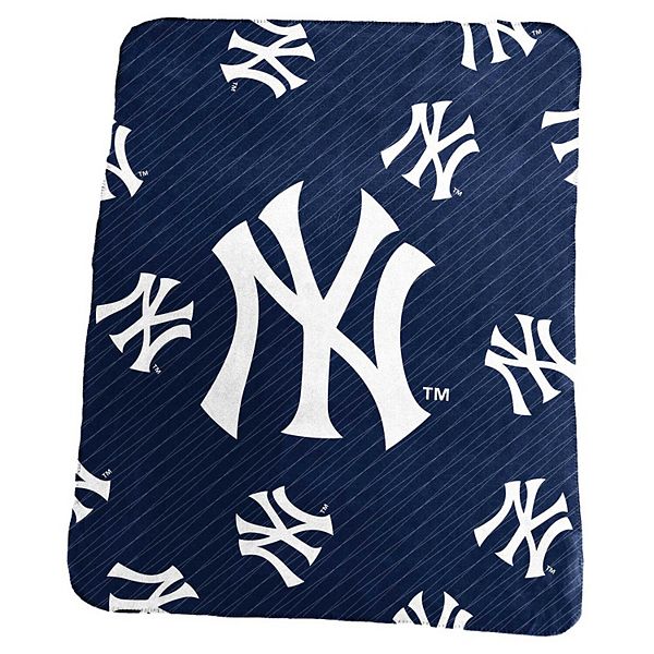 New York Yankees 50" x 60" Repeating Logo Classic Plush Throw Blanket