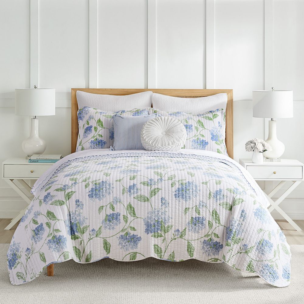 Draper James Trisa Floral Reversible Quilt Set with Shams - FULL/QUEEN