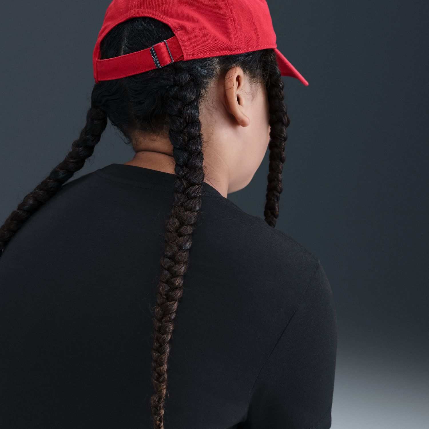 Детская футболка Nike Sportswear in Regular & Plus, цвет: Чёрный — фото 2
