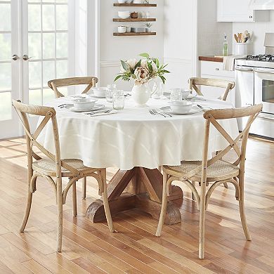 Elrene Home Fashions Elegance Plaid Jacquard Round Tablecloth