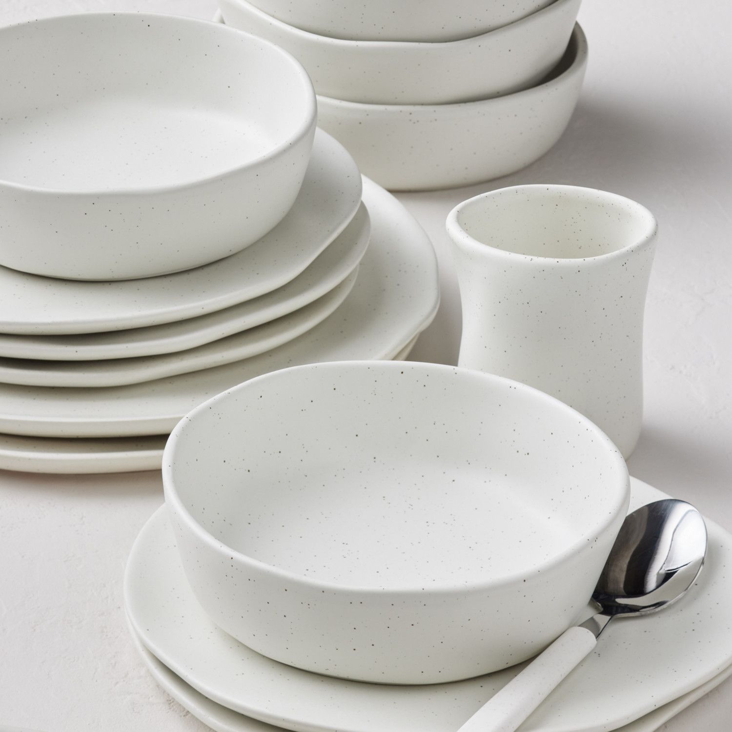 Stone by Mercer Project HEKONDA Modern Debossed Stoneware 16-Piece Dinnerware Set - Thumbnail 3