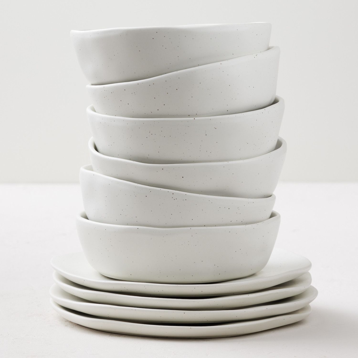Stone by Mercer Project HEKONDA Modern Debossed Stoneware 16-Piece Dinnerware Set