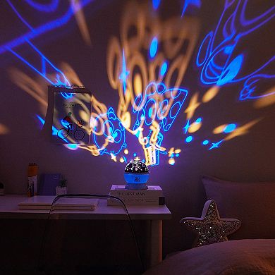 Idea Nuova Marvel Avengers LED Projection Lamp and Night Light