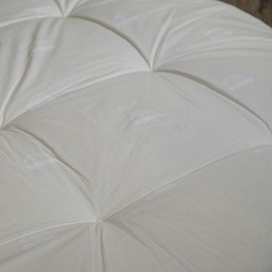 Wooly Cream Quilt in The Harmonious Blend of Comfort and Classical Style