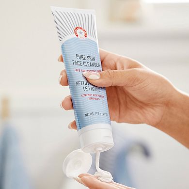 First Aid Beauty Pure Skin Face Cleanser Gentle Hydrating Cleanser