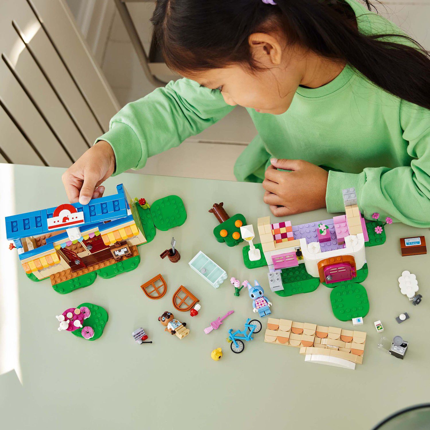Детский конструктор LEGO Animal Crossing Nook's Cranny & Rosie´s House 77050 Building Kit (535 Pieces) — фото 3