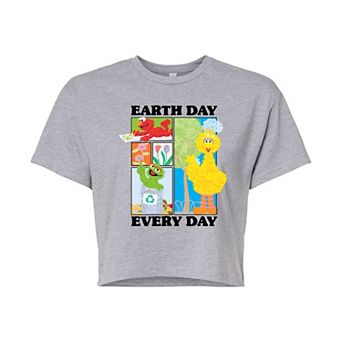 Juniors' Sesame Street Earth Day Every Day Cropped Tee