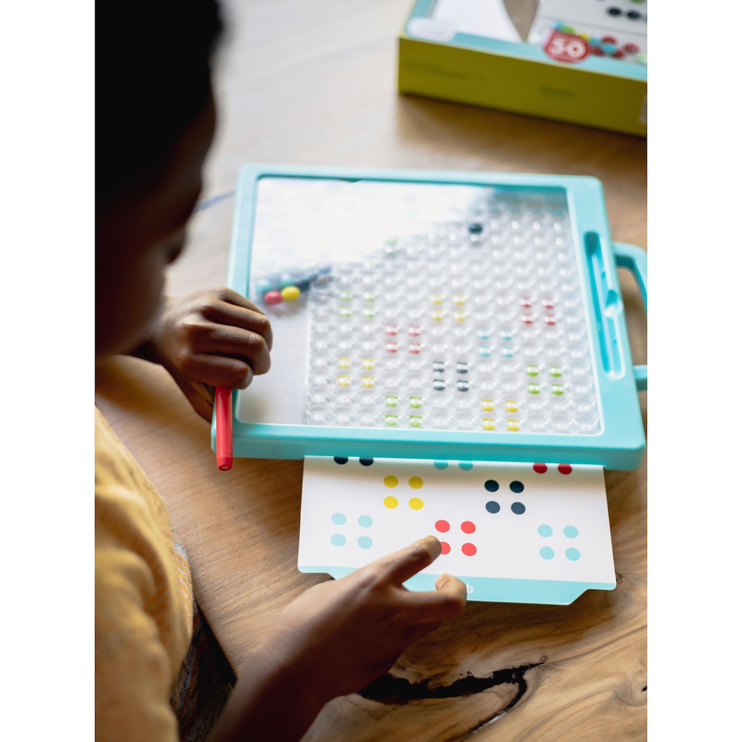 Chuckle & Roar Magnetic Dot Art Designer - Mess-Free Kids Craft Kit With Magnetic Pen, Beads & 50 Activity Cards