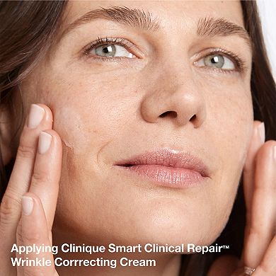 CLINIQUE De-Aging Skincare Experts