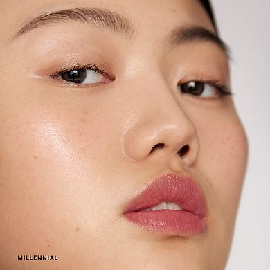 Signature Lip Lightweight Lipstick
