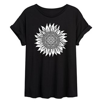 Juniors' Decorative Daisy Oversized Tee