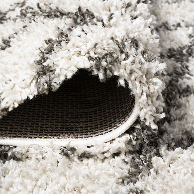 Soller Diamond Trellis Shag Area Rug