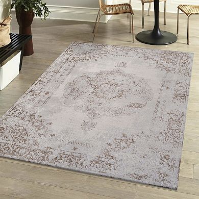 Perfect Rosalia Cottage Medallion Area Rug