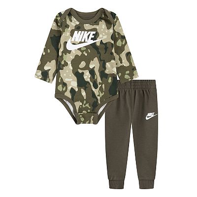 Camo nike tracksuit online