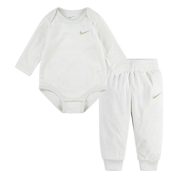 Nike outlet baby clothes best sale