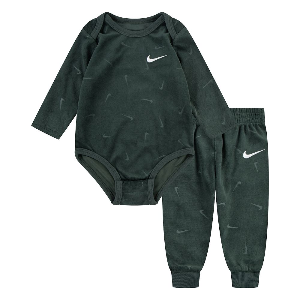 Newborn Baby Nike Velour Long Sleeve Bodysuit and Sweatpants 2 Piece Set