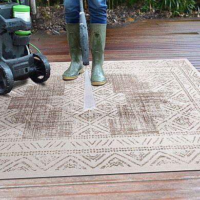 World Rug Gallery Transitional Bohemian Weather Resistant Indoor/Outdoor Area Rug