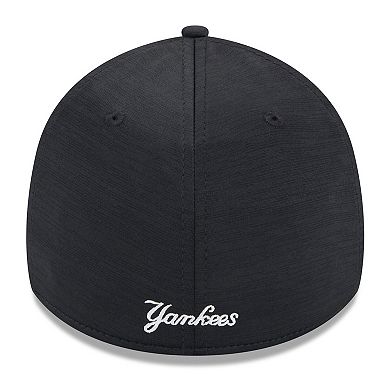 Men's New Era  Black New York Yankees 2024 Clubhouse 39THIRTY Flex Fit Hat