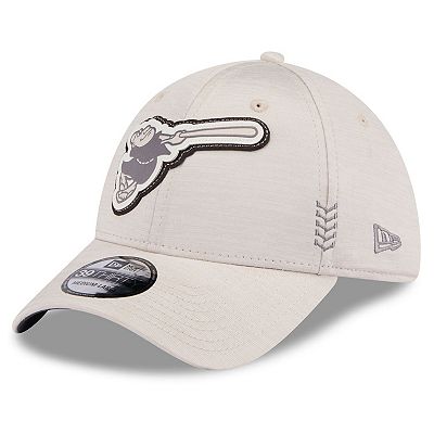 Men s New Era Cream San Diego Padres 2024 Clubhouse 39THIRTY Flex Fit Hat
