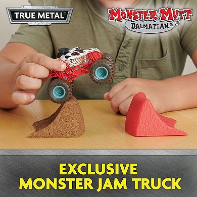 Monster Jam Monster Mutt Dalmatian Monster Dirt Playset with Die-Cast Monster Truck