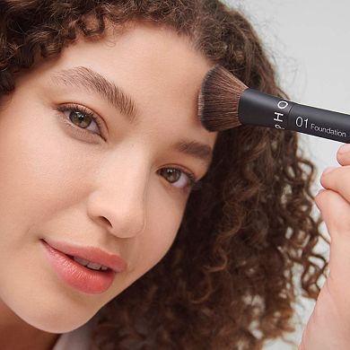 Essential Brush - 01 Foundation