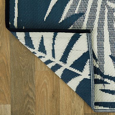 World Rug Gallery Navy Modern Fronds Reversible Indoor / Outdoor Area Rug