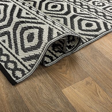 World Rug Gallery Black Geometric Reversible Indoor / Outdoor Area Rug