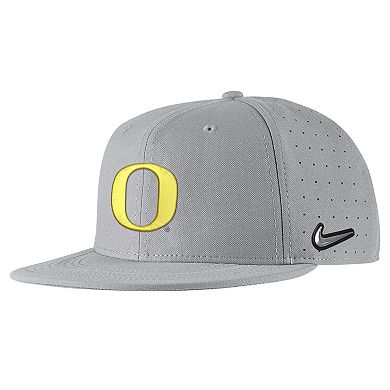 Men's Nike Gray Oregon Ducks Aero True Baseball Performance Fitted Hat