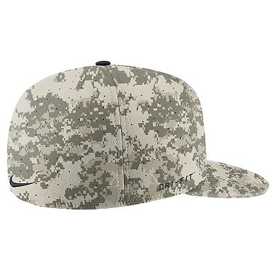 Men's Nike Camo UConn Huskies Aero True Baseball Performance Fitted Hat