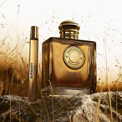 BURBERRY Burberry Goddess Parfum Travel Spray with Vanilla and Leather