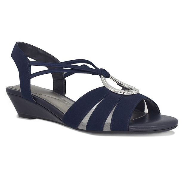 Impo thong sandals store