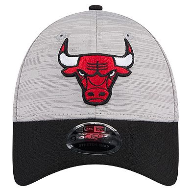 Men's New Era Heather Gray/Black Chicago Bulls Active Digi-Tech Two-Tone 9FORTY Adjustable Hat