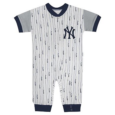 Infant Fanatics Branded White New York Yankees Logo Best Series Full-Snap Jumper