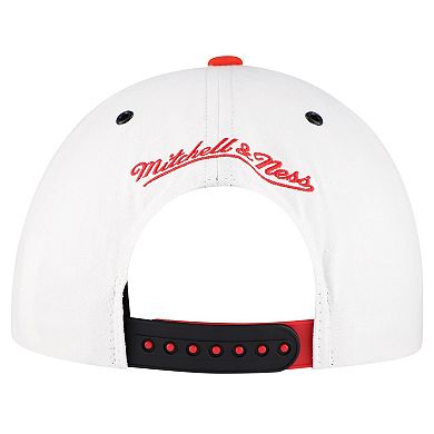 Men's Mitchell & Ness White Chicago Bulls Day 4 Snapback Hat