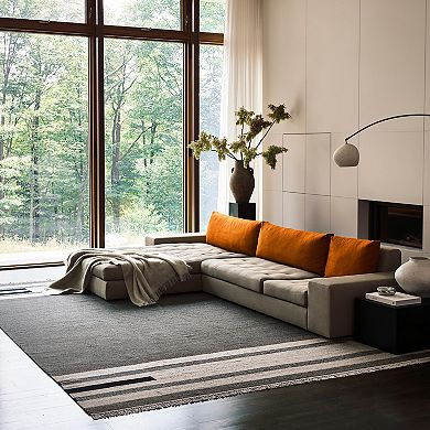 Rugs USA Black Brooklyn Tasseled Wool Area Rug