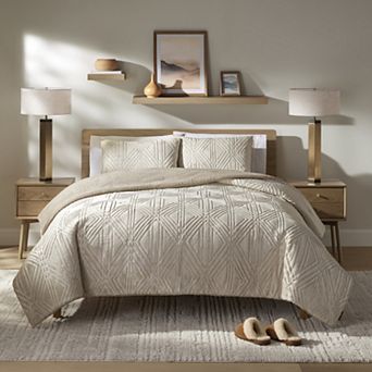 Bearpaw Carson Embossed Comforter Set with Shams