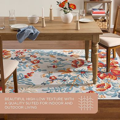 Town & Country Everyday Hibiscus Bloom Modern Floral Indoor Outdoor Area Rug