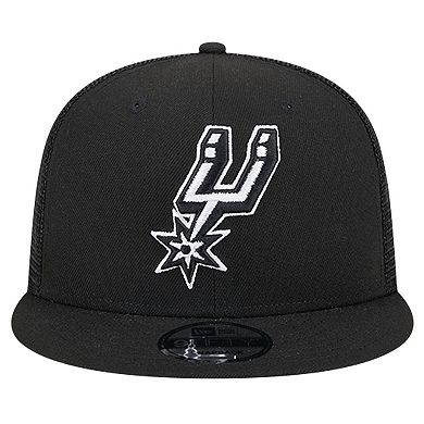 Men's New Era Black San Antonio Spurs Evergreen 9FIFTY Trucker Snapback Hat