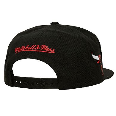 Men's Mitchell & Ness White/Black Chicago Bulls Retro Sport Color Block Script Snapback Hat