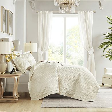 Croscill Versailles Quilt Set with Shams