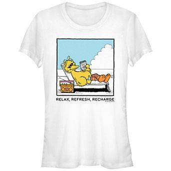 Juniors' Sesame Street Big Bird Relaxing Graphic Tee