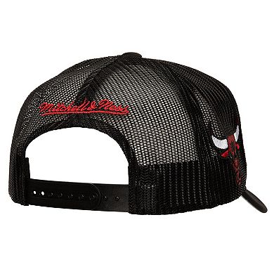 Men's Mitchell & Ness Black Chicago Bulls Script Sidepatch Trucker Adjustable Hat