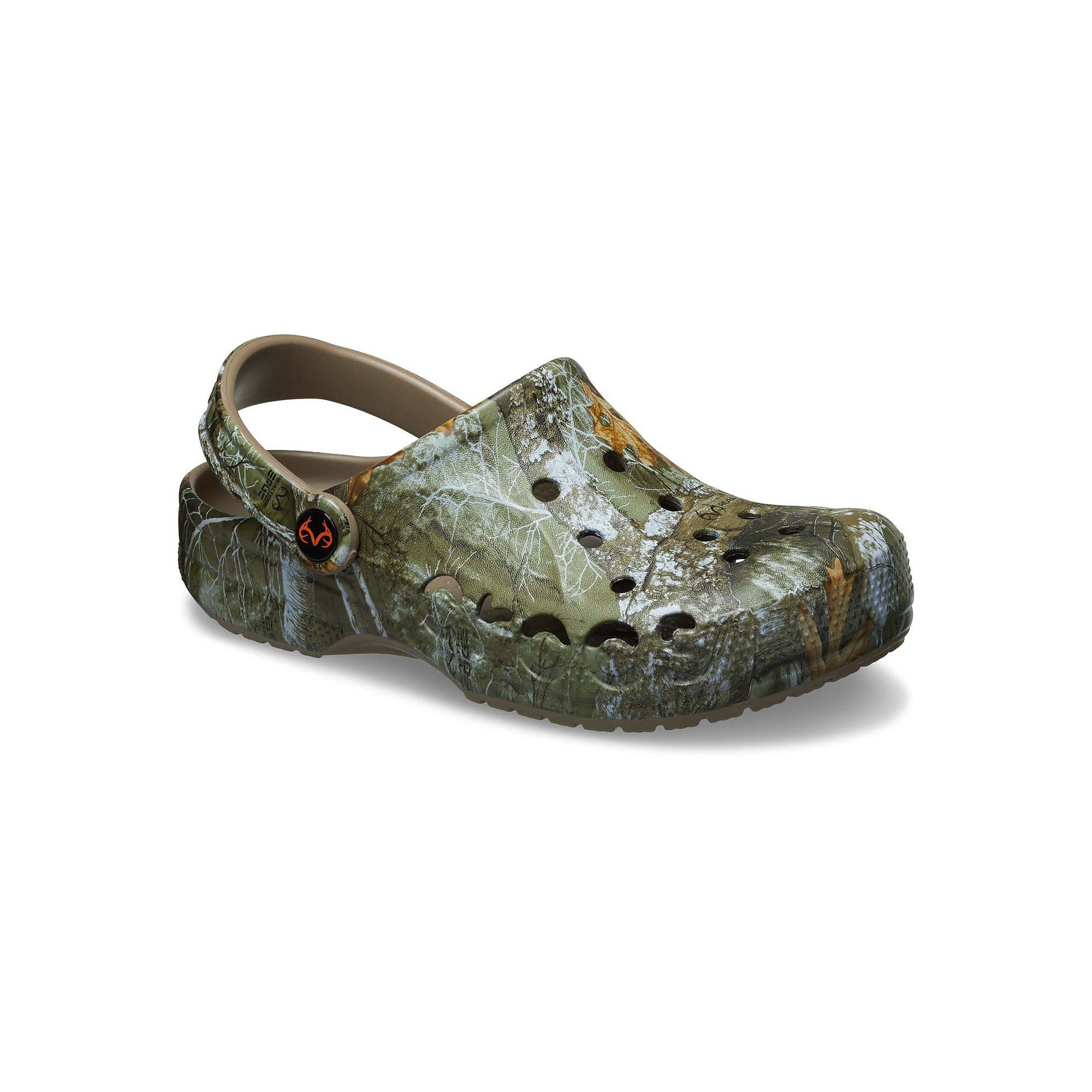 Crocs Realtree Edge Baya Mens Clogs, Size: M7W9, Multi