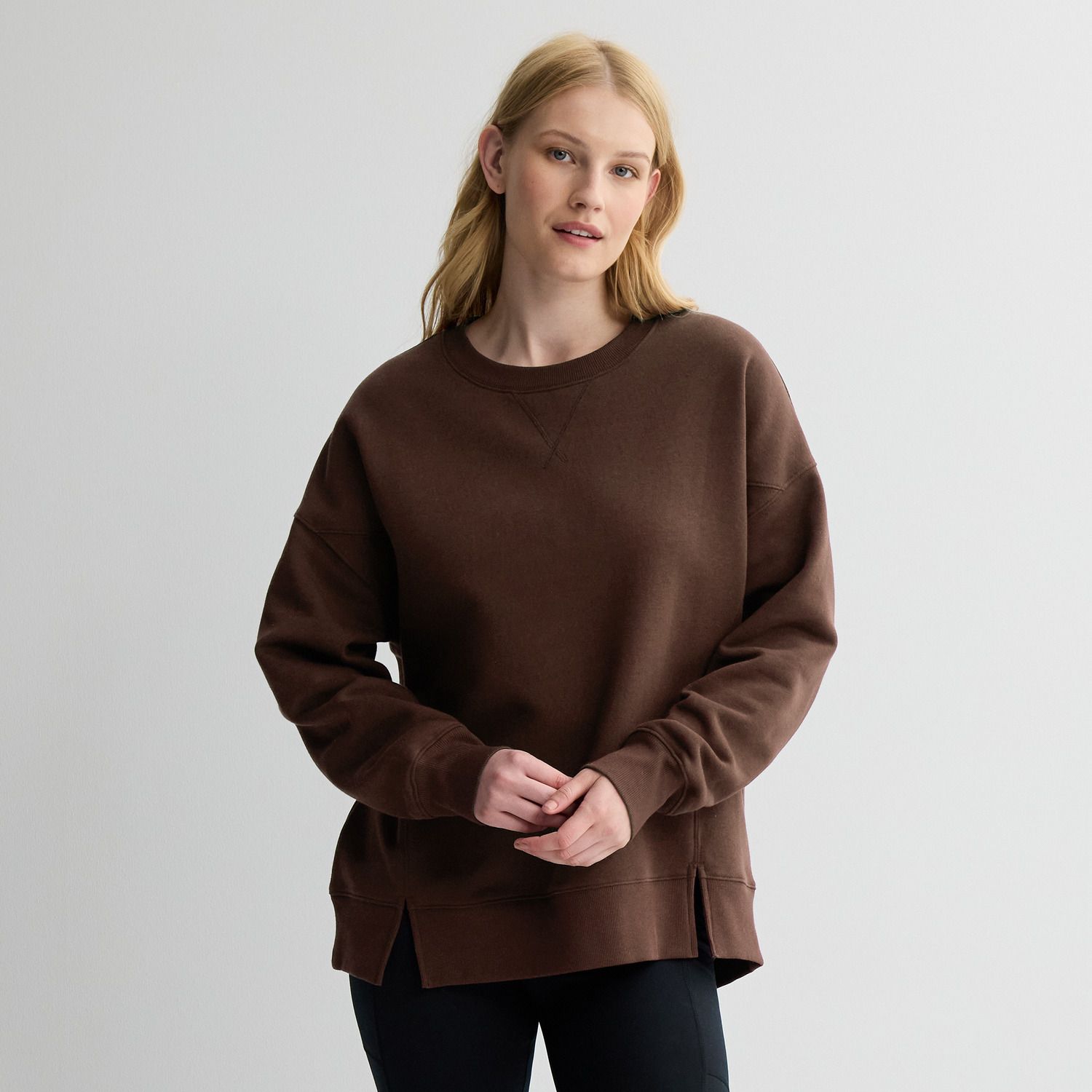 Женские свитеры Juniors' SO® Oversized Fleece Tunic Pullover, цвет: Мерло — фото 1