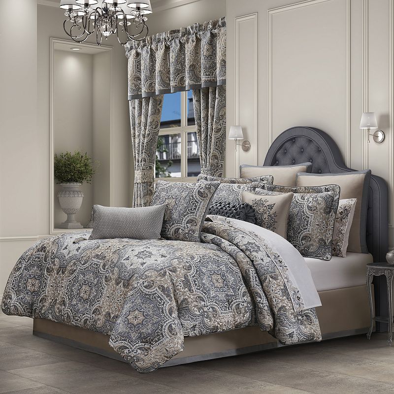 Five Queens Court Leonard Bedding Set, Blue
