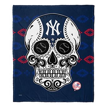 MLB New York Yankees Sugar Skull Silk Touch Throw