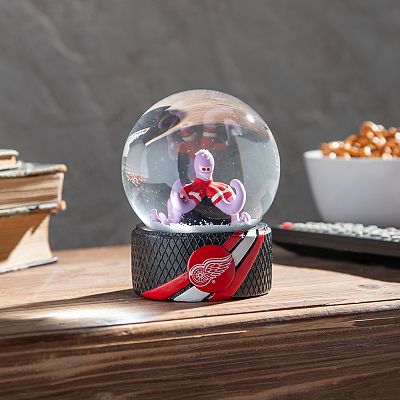 Evergreen Enterprises Detroit Red Wings Snow Globe Table Decor