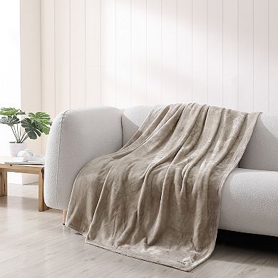 Poppy & Fritz Solid Soft Plush Blanket