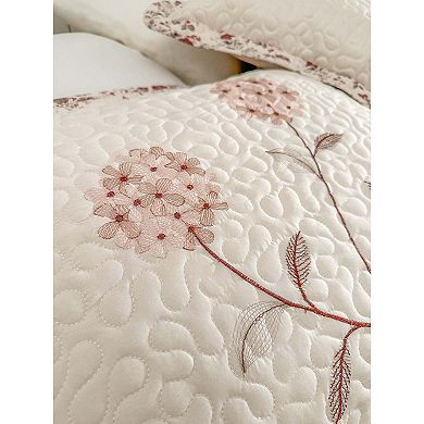 Brylanehome Margaret Embroidered Bedspread